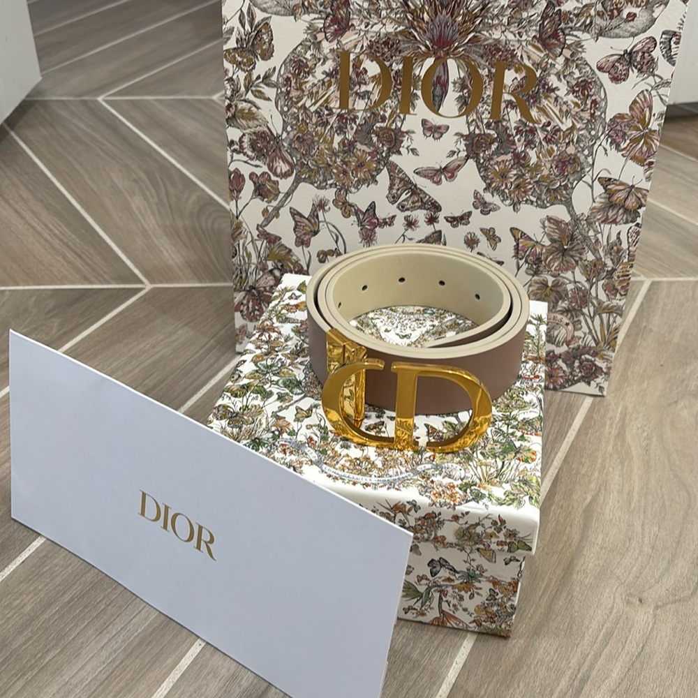 Never been worn DIOR reversible belt